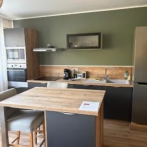 apt-studio-de-28-m2-lumineux-et-elegant.hotels-rhonealpes.com/